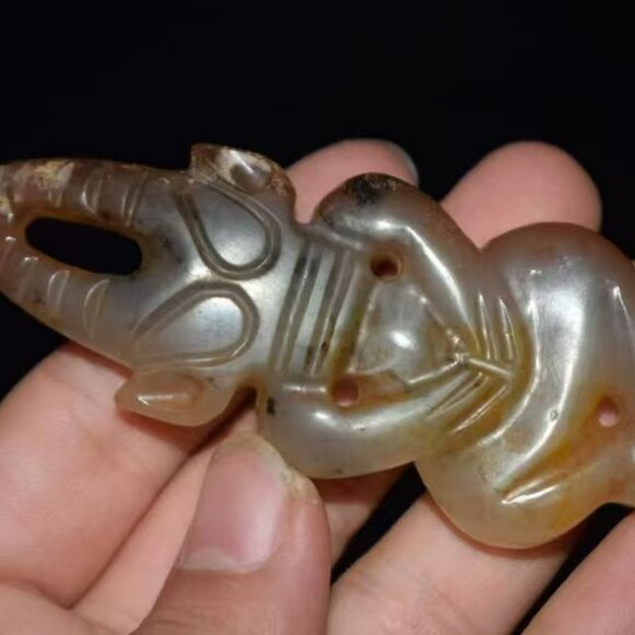 Jade Amulet Pendant - Picture 3 of 7